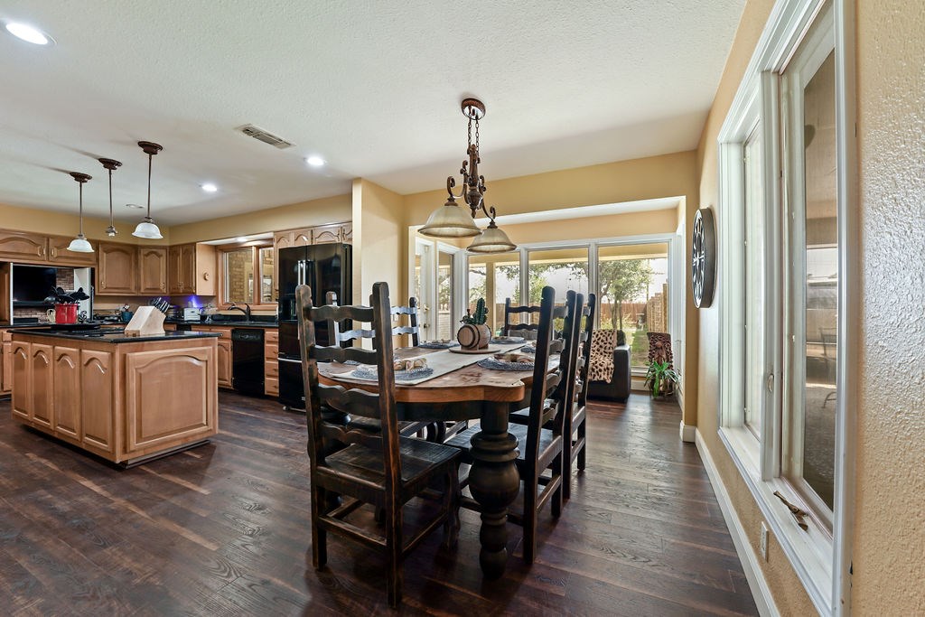 2211 Oaklawn Dr. Property Photo 26