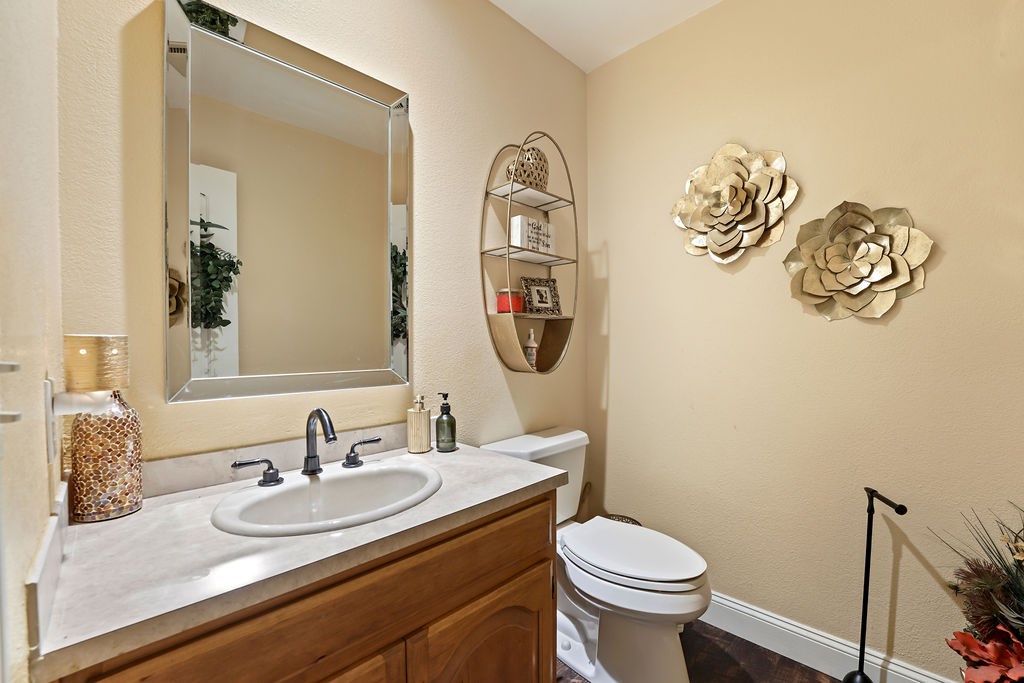 2211 Oaklawn Dr. Property Photo 29