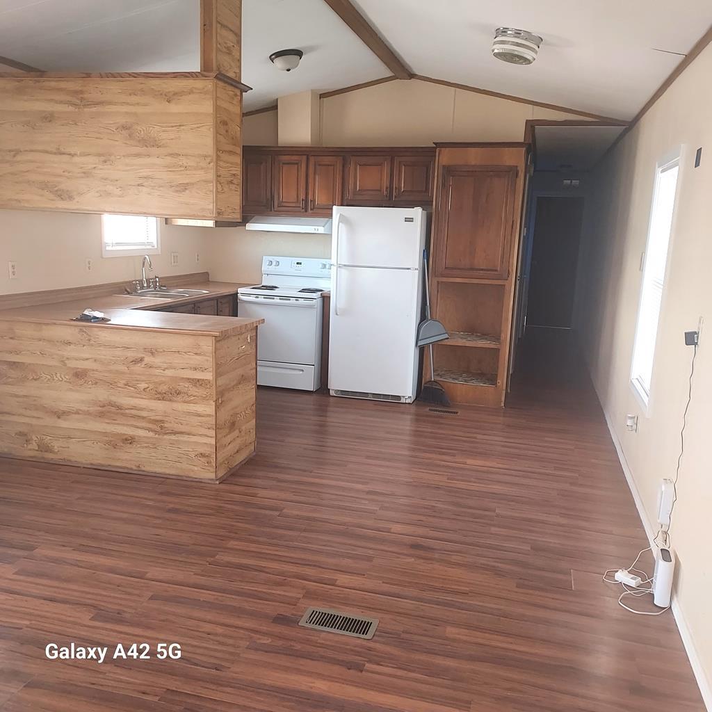 517 E 1st Property Photo