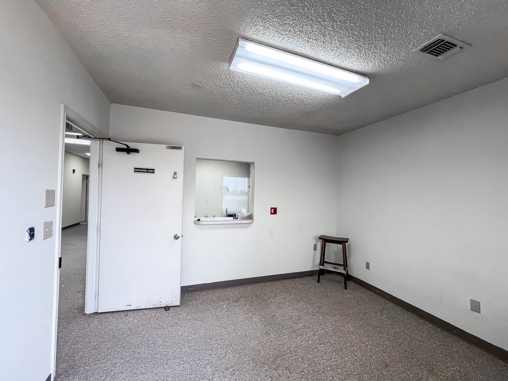 712 Holland Avenue Property Photo 4