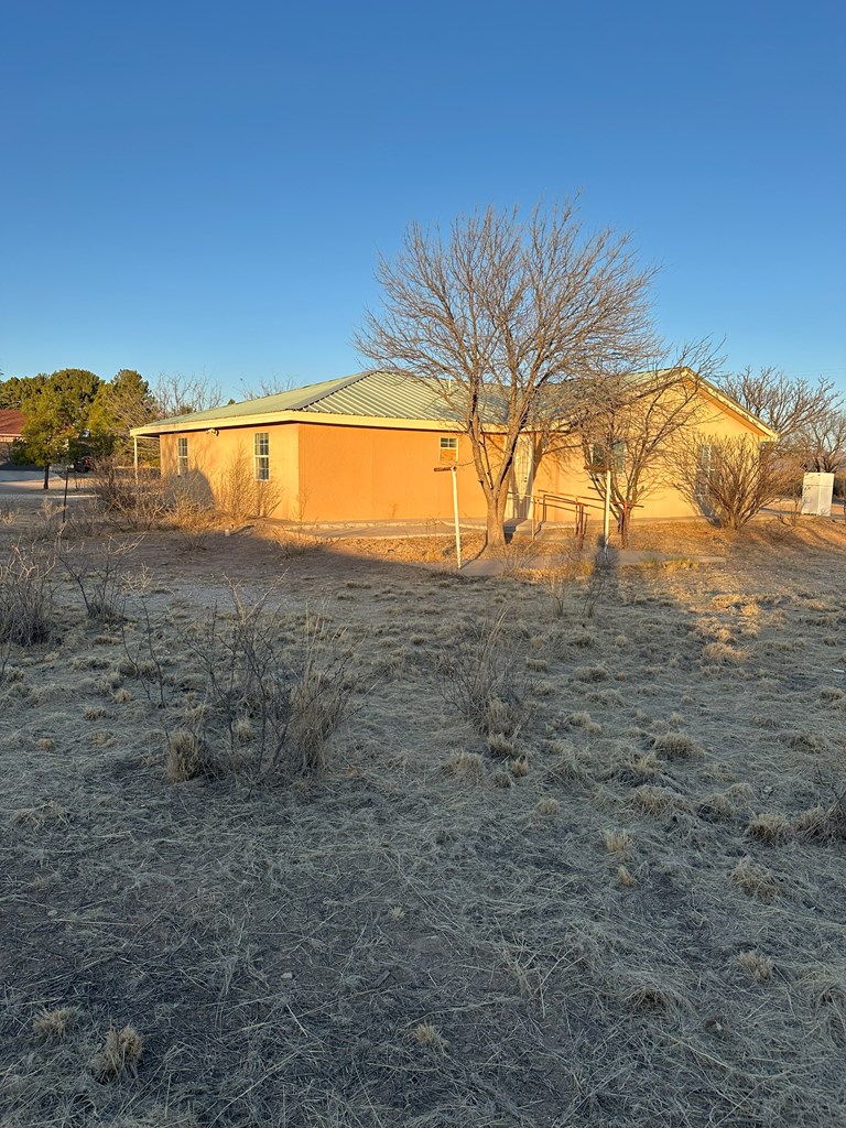 11 Los Ranchos Estates Property Photo 6