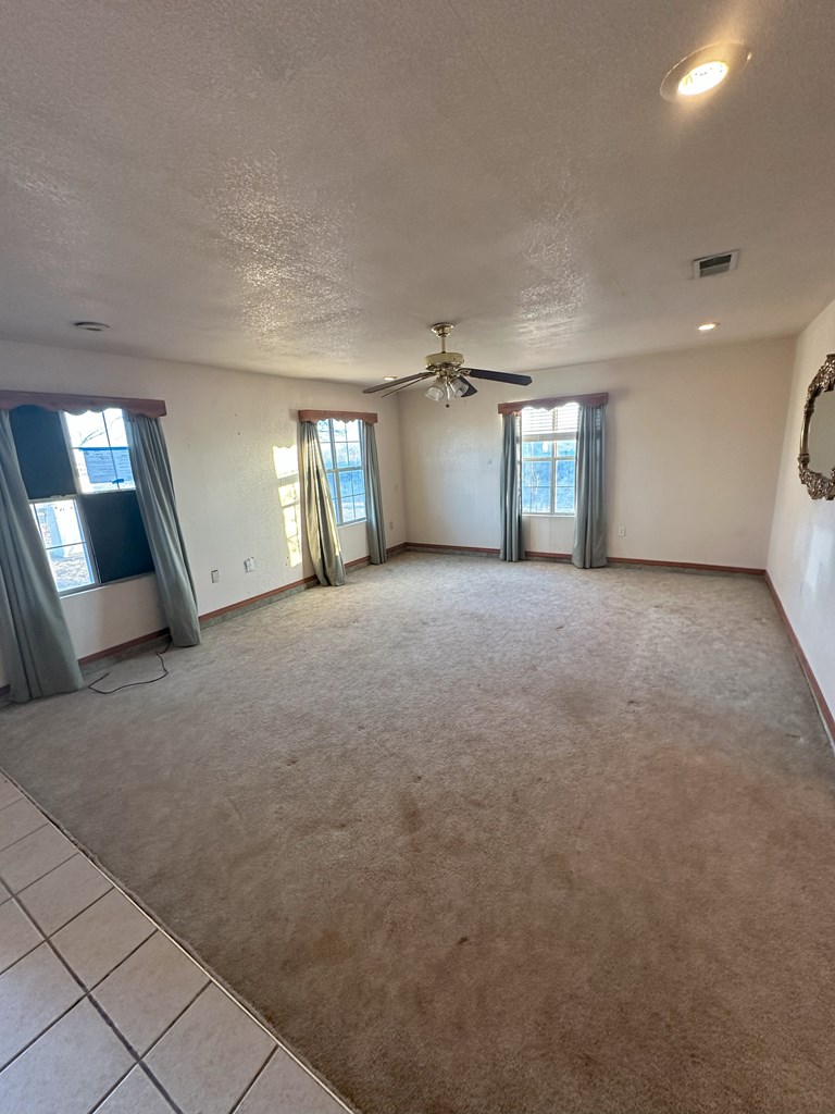 11 Los Ranchos Estates Property Photo 8