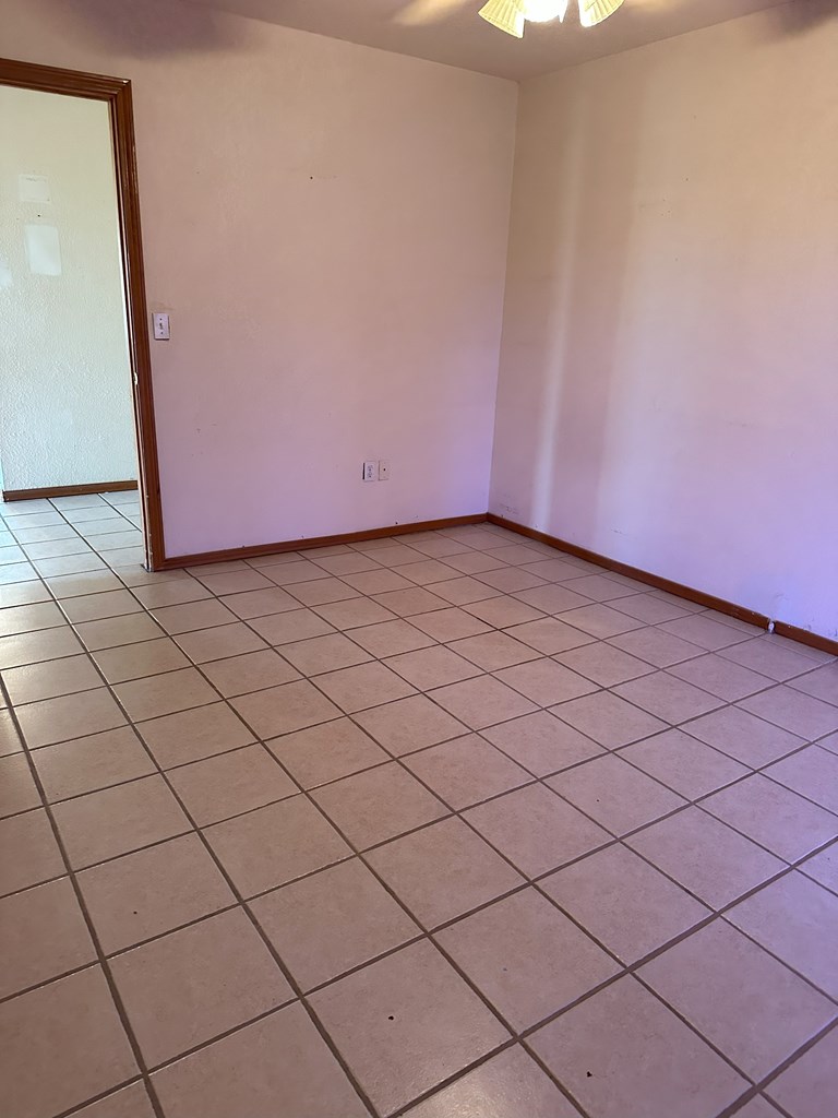 11 Los Ranchos Estates Property Photo 12