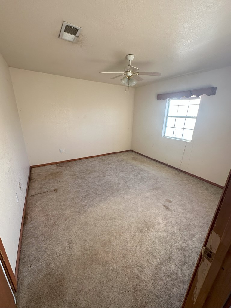 11 Los Ranchos Estates Property Photo 14