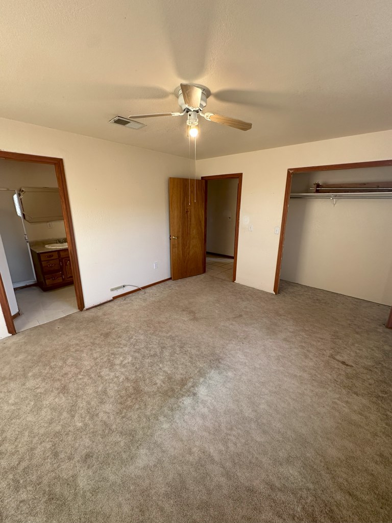 11 Los Ranchos Estates Property Photo 20