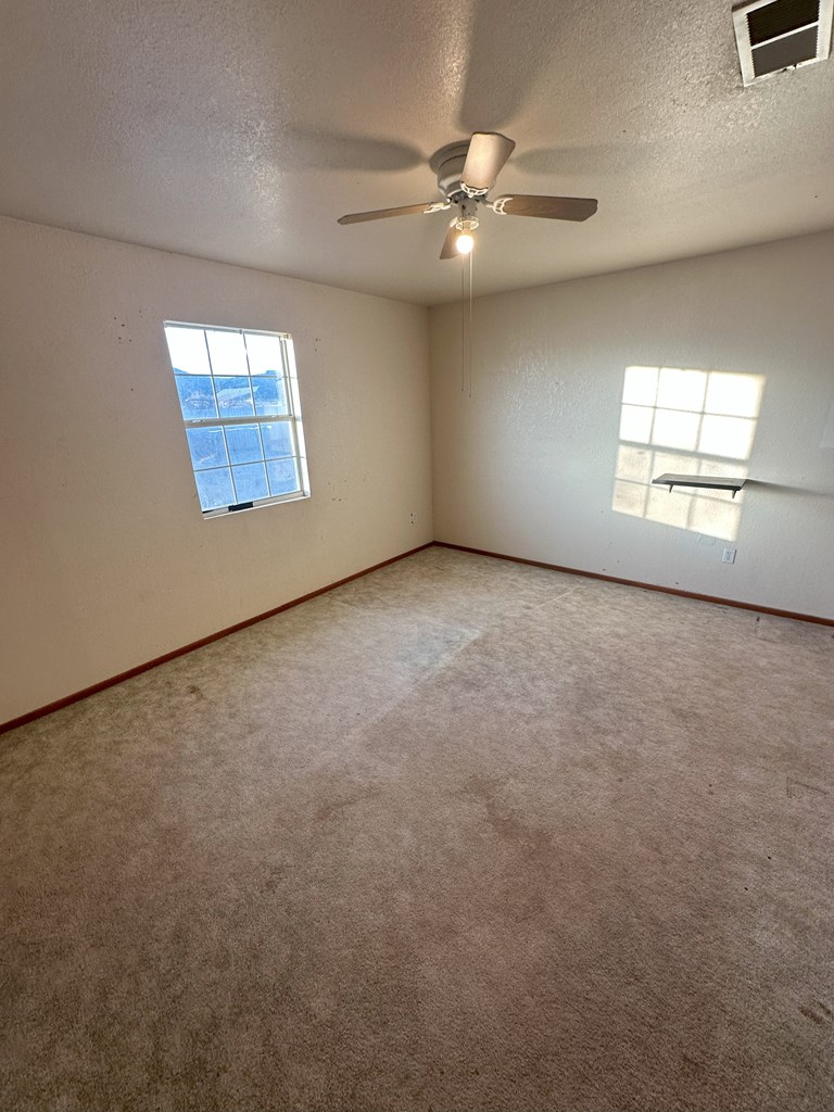 11 Los Ranchos Estates Property Photo 21