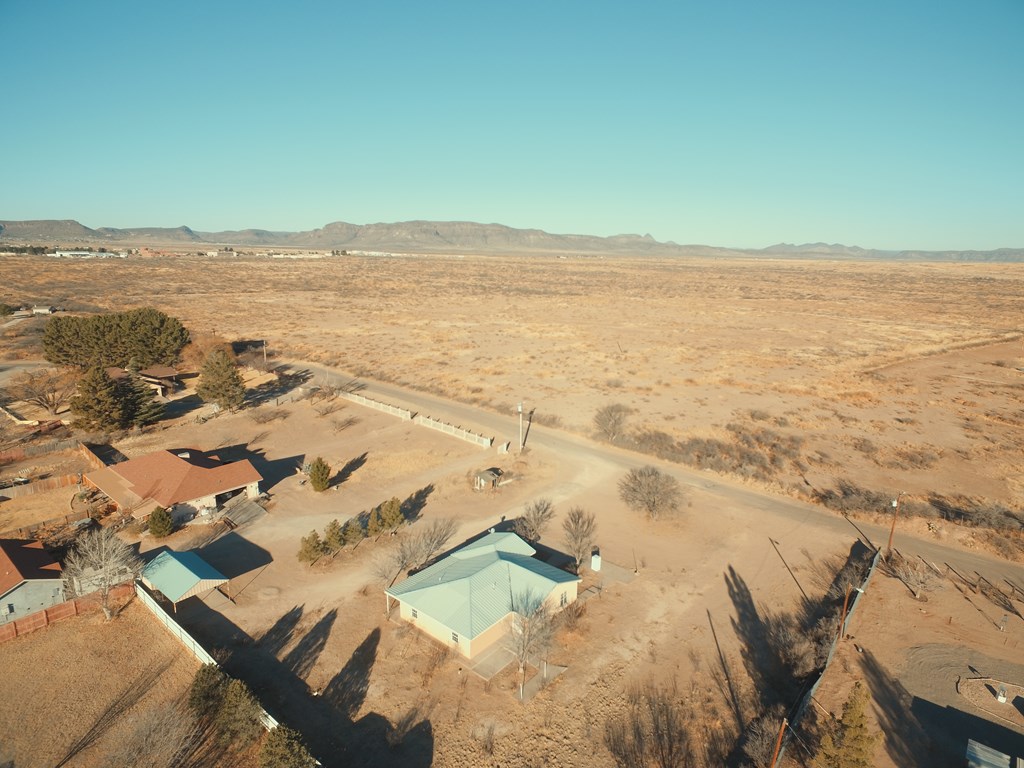 11 Los Ranchos Estates Property Photo 41