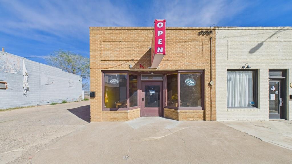 113 Sealy Ave