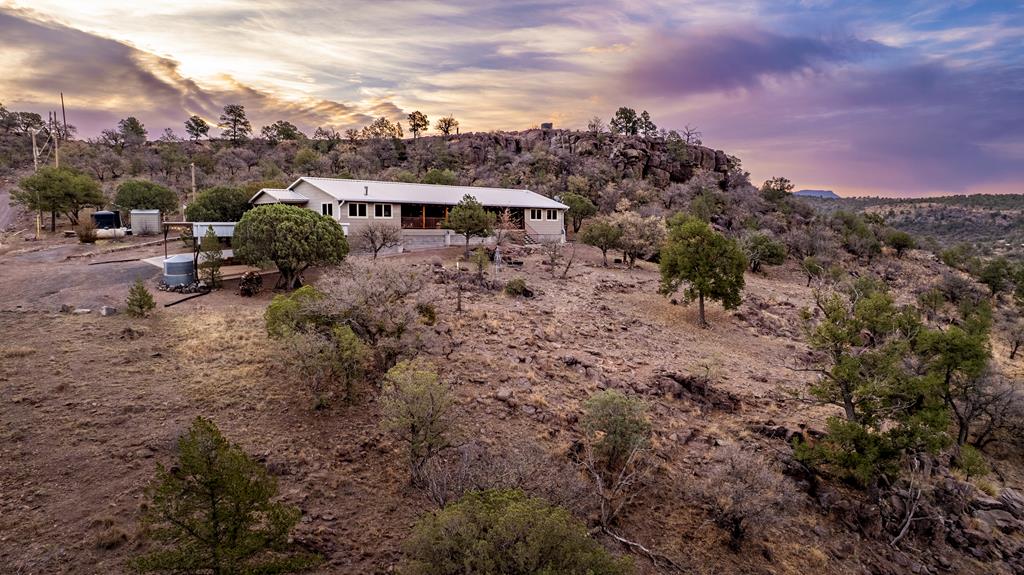 203 Broken Spoke Property Photo