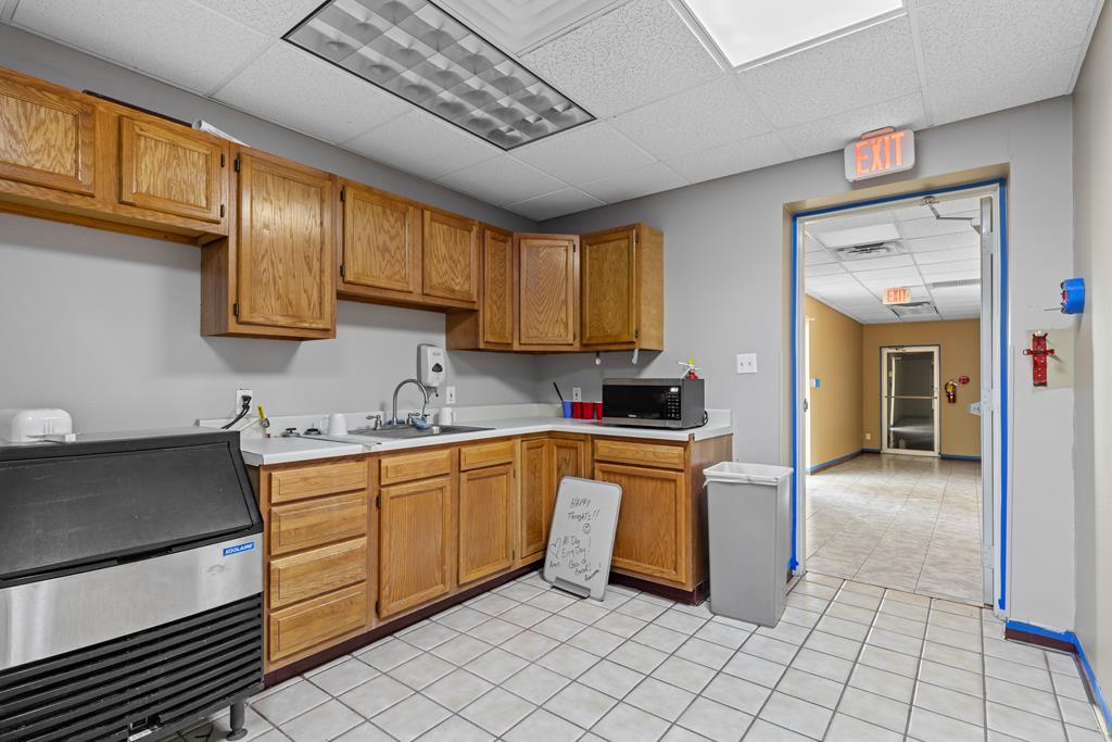 1128 S Grandview # B7 Property Photo 12