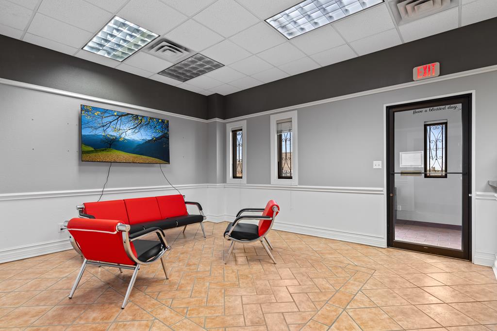 1128 S Grandview # C6 Property Photo 14