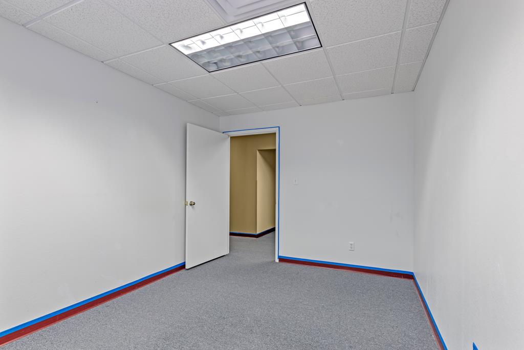 1128 S Grandview # C16 Property Photo 9