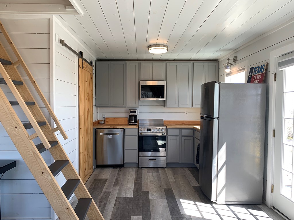 104 Low Meadow Point Property Photo 9