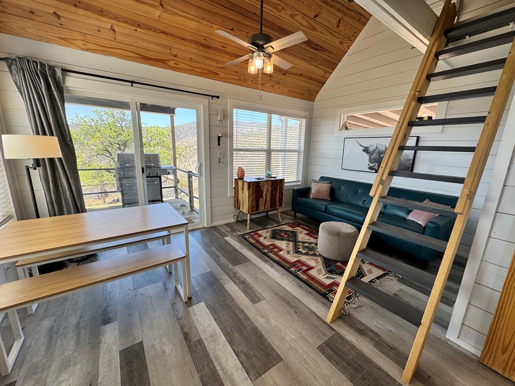 104 Low Meadow Point Property Photo 12