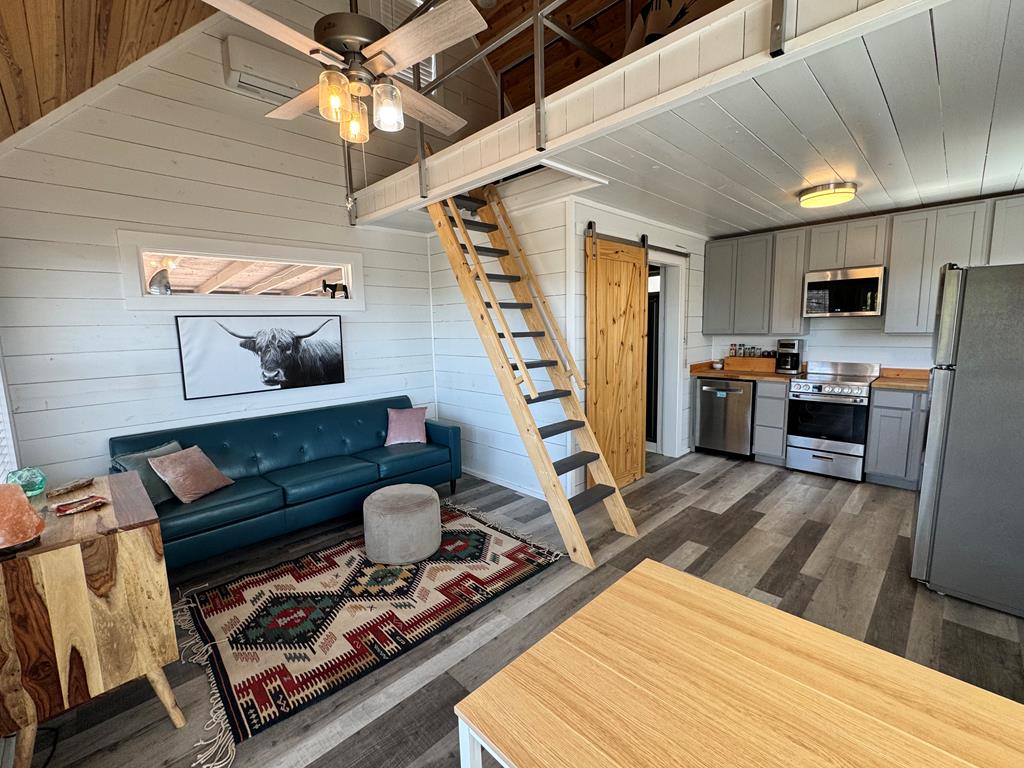 104 Low Meadow Point Property Photo 13