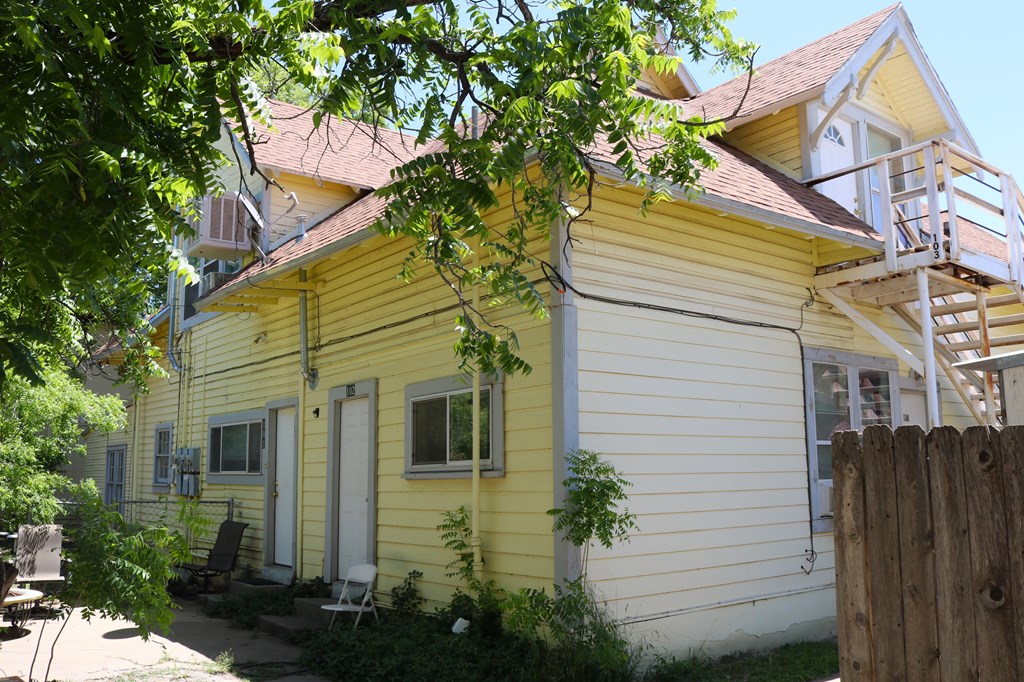 805 E Holland Avenue Property Photo 2