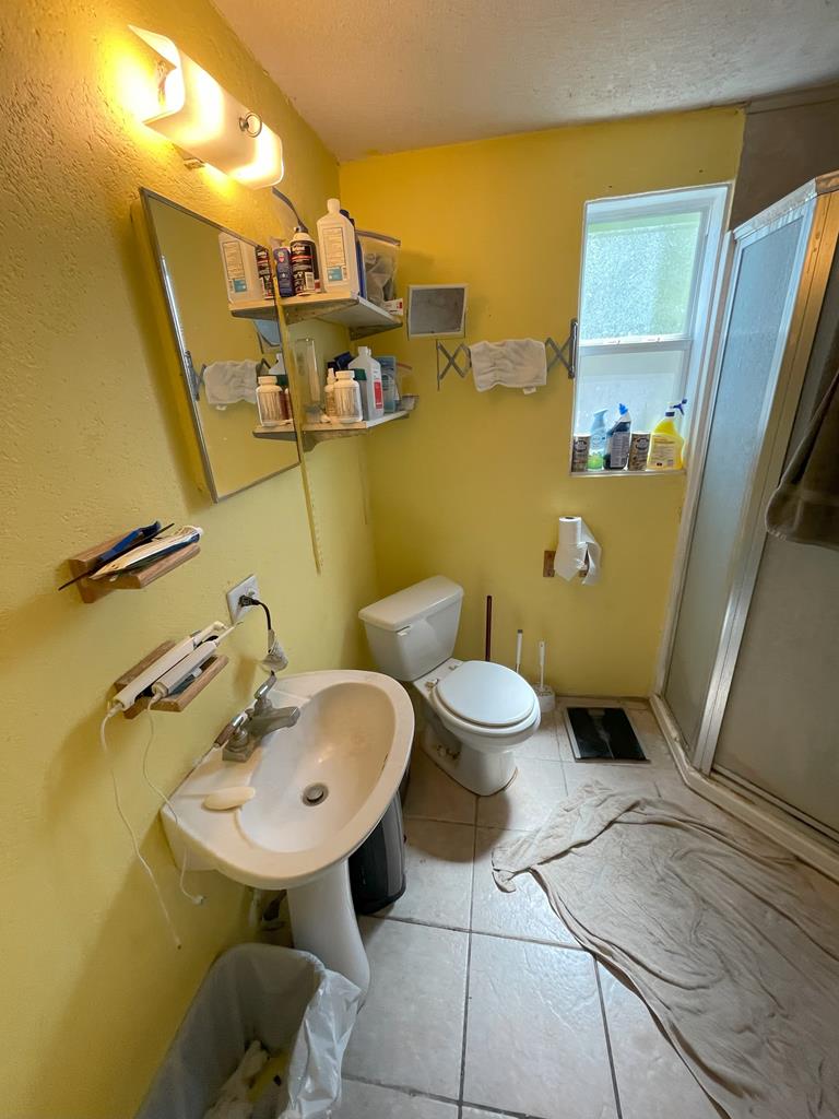 805 E Holland Avenue Property Photo 9