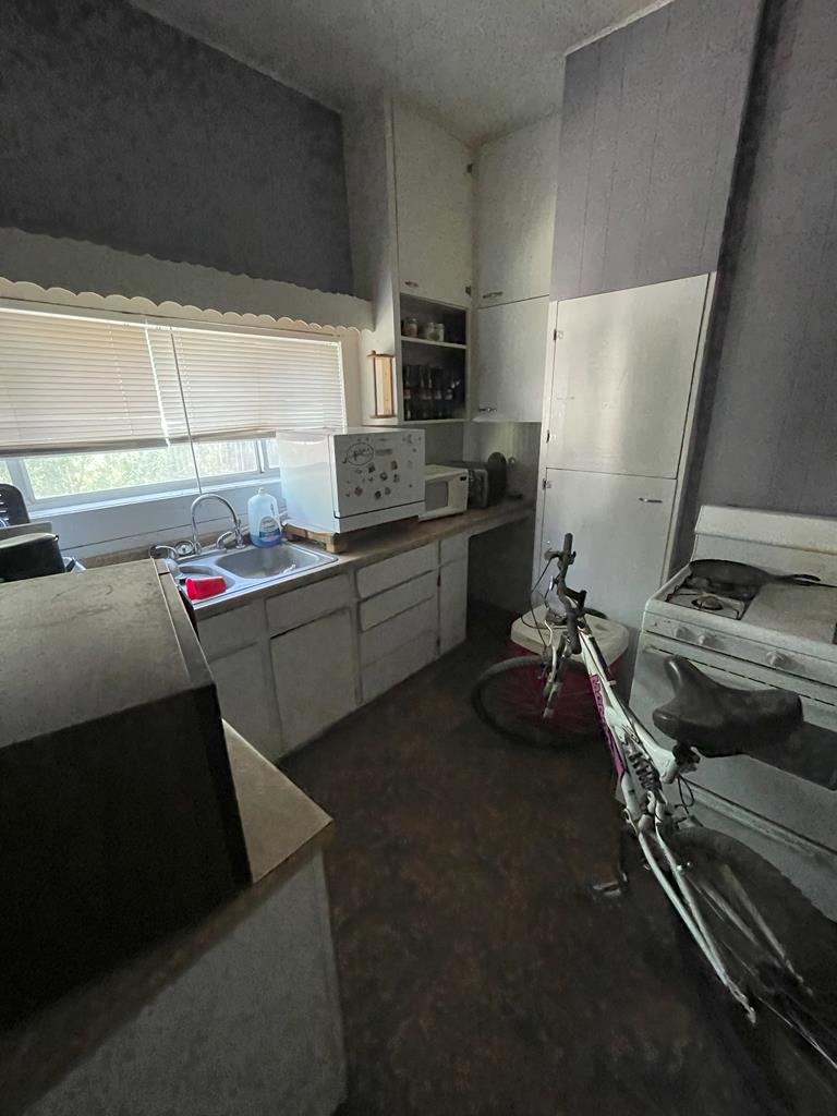 805 E Holland Avenue Property Photo 13