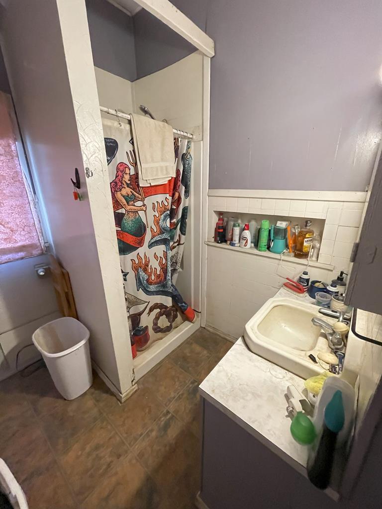 805 E Holland Avenue Property Photo 17