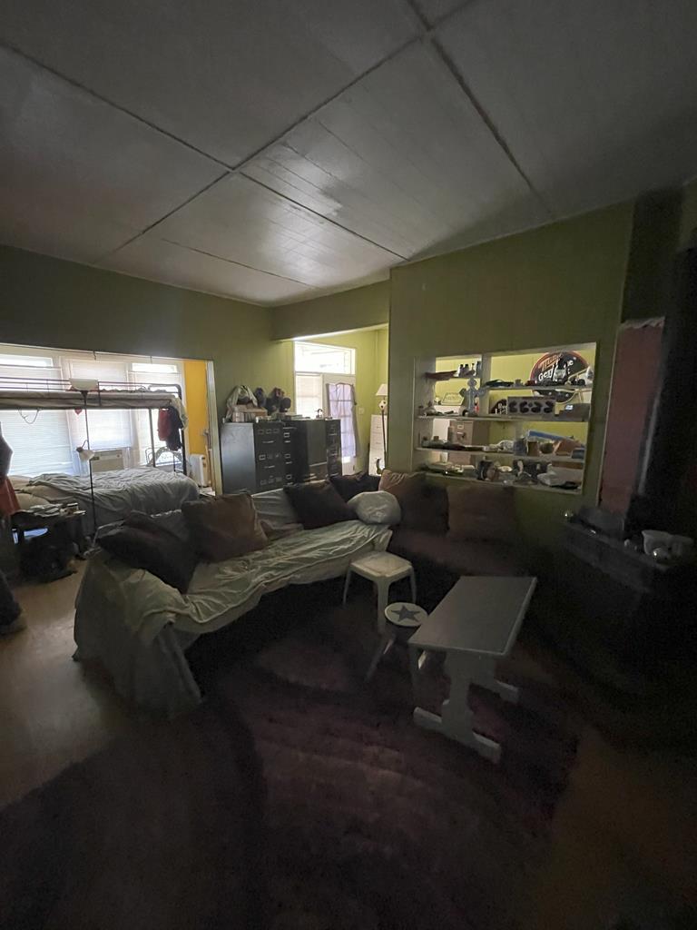 805 E Holland Avenue Property Photo 18