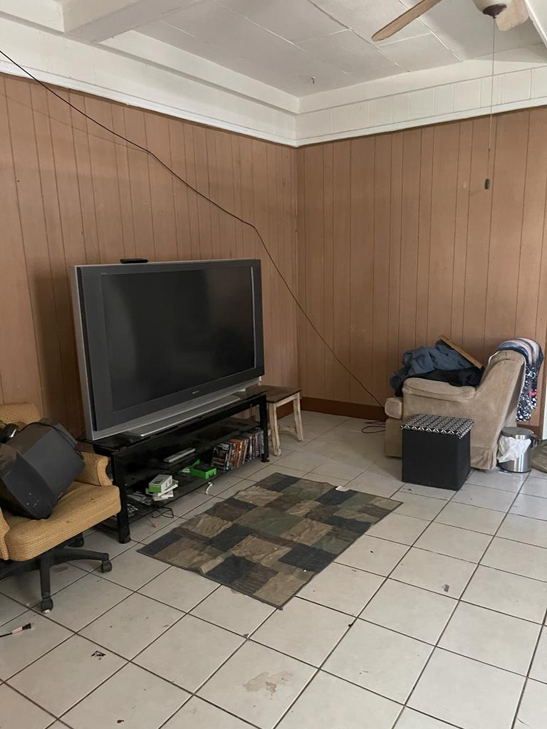 805 E Holland Avenue Property Photo 30