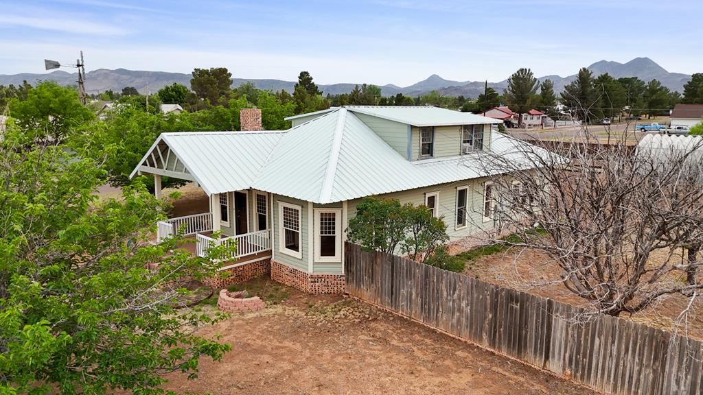 1101 N 14th St Property Photo 2