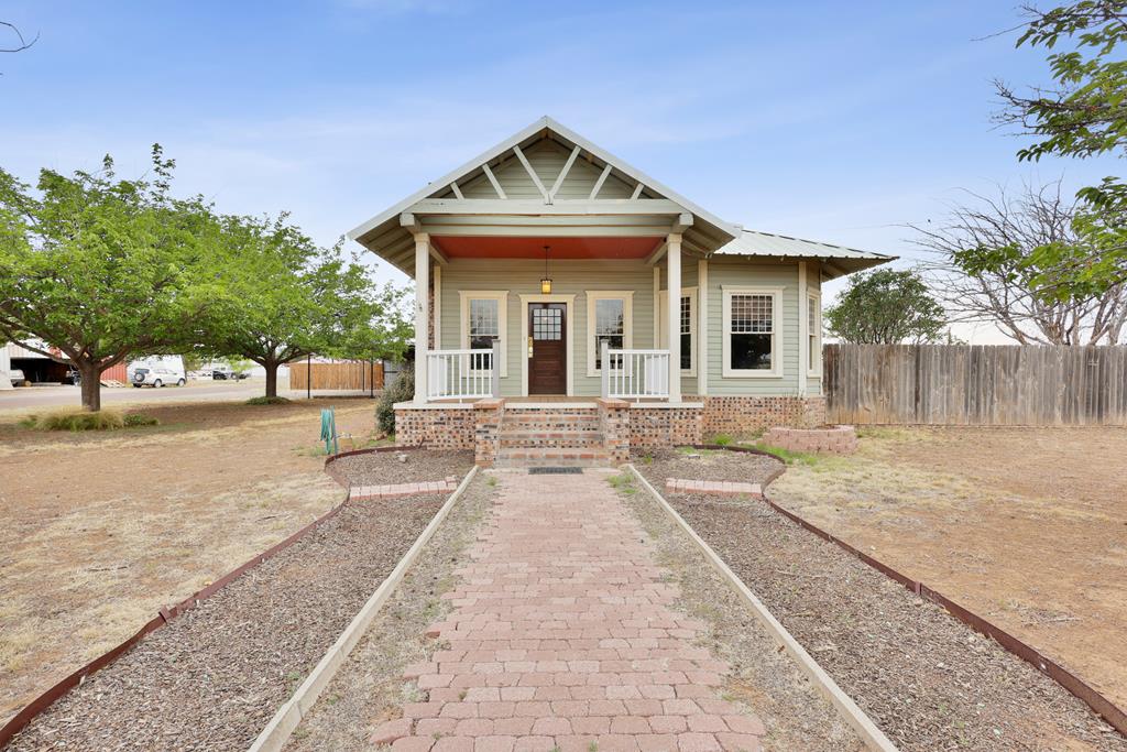 1101 N 14th St Property Photo 3