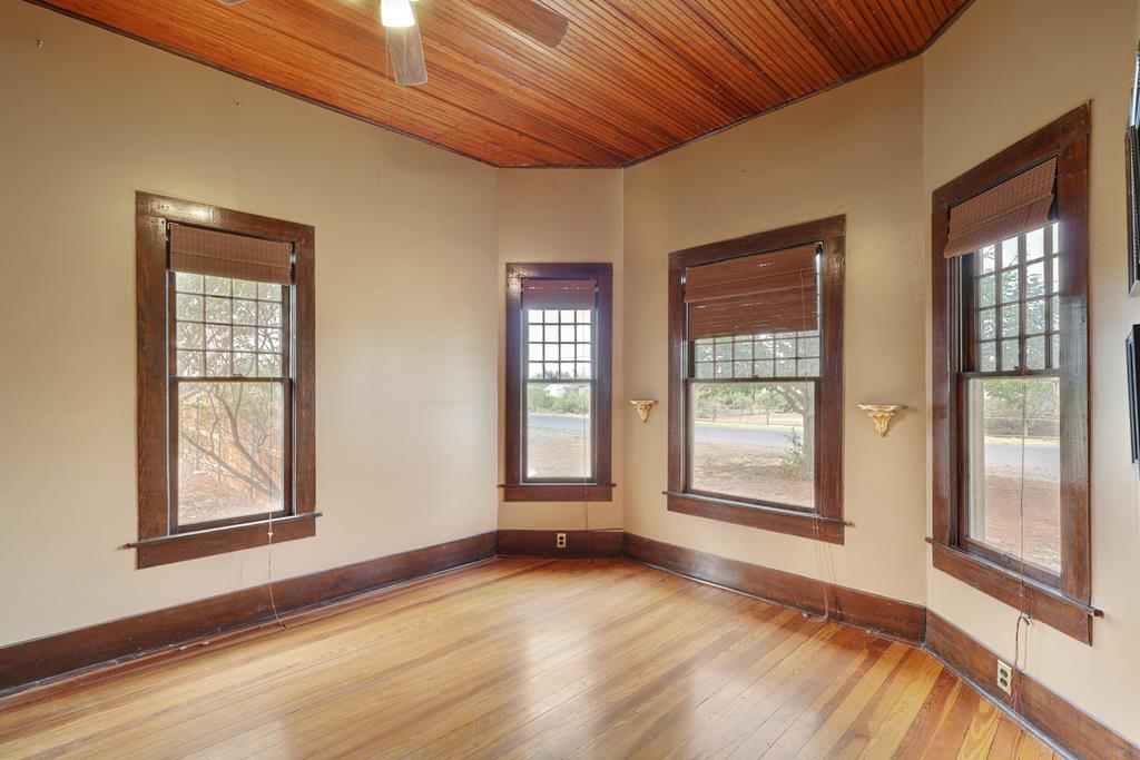 1101 N 14th St Property Photo 9