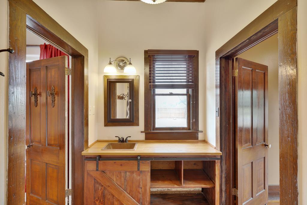 1101 N 14th St Property Photo 12