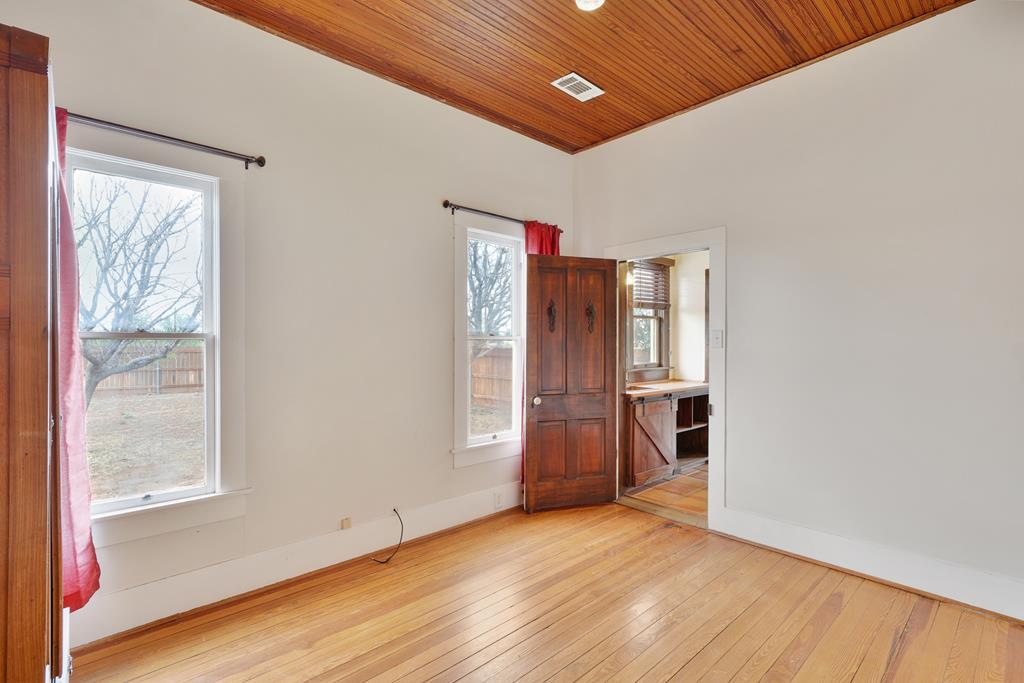 1101 N 14th St Property Photo 13