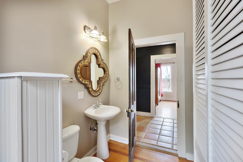 1101 N 14th St Property Photo 16