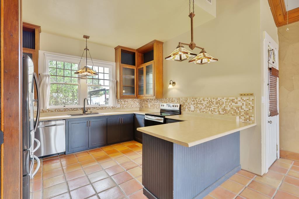 1101 N 14th St Property Photo 17