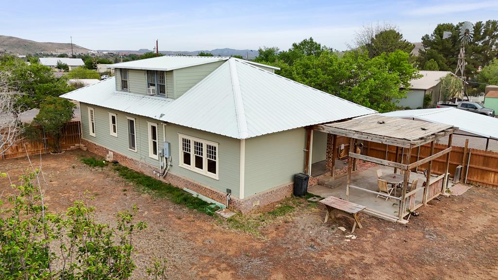 1101 N 14th St Property Photo 34