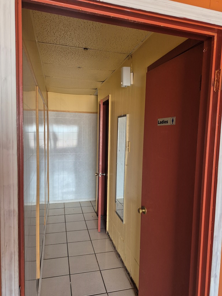 403 E Broadway St # 1 Property Photo 6