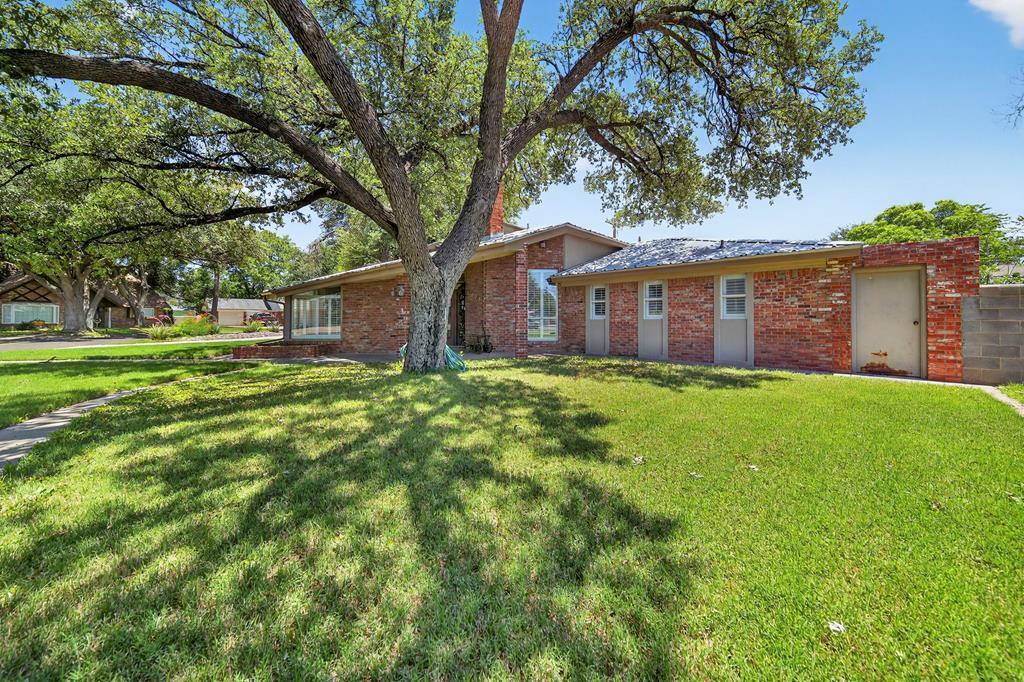 2720 Fair Oaks Circle Property Photo