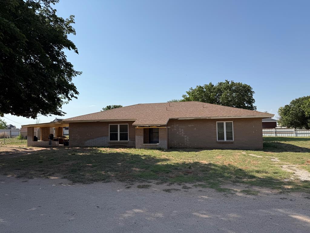 1565 Ne 501 Property Photo 1