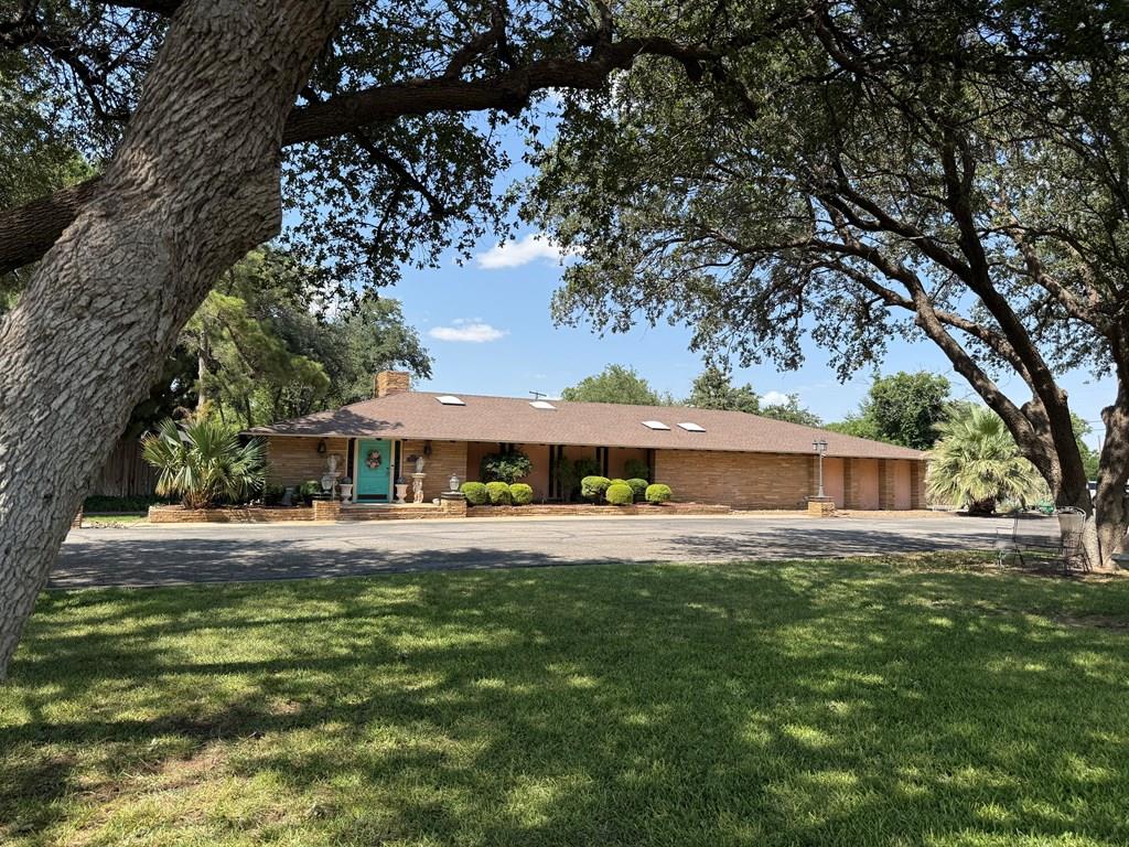 2500 Bainbridge Dr Property Photo