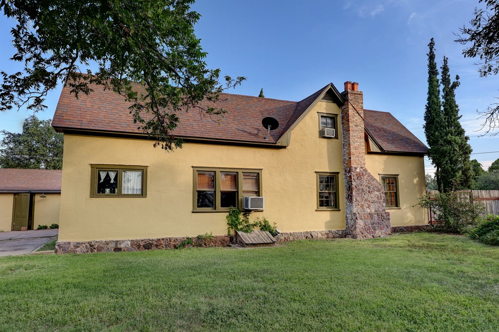 702 N 2nd St Property Photo 5