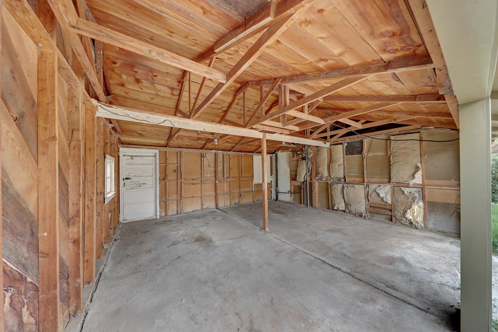 702 N 2nd St Property Photo 37