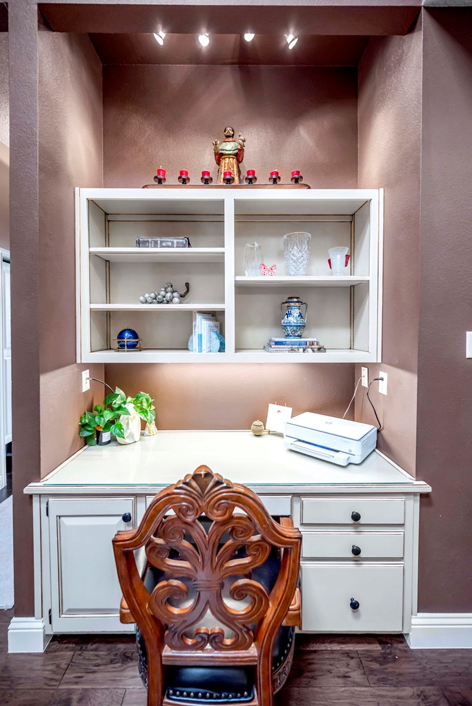 1801 Devonshire Court Property Photo 32