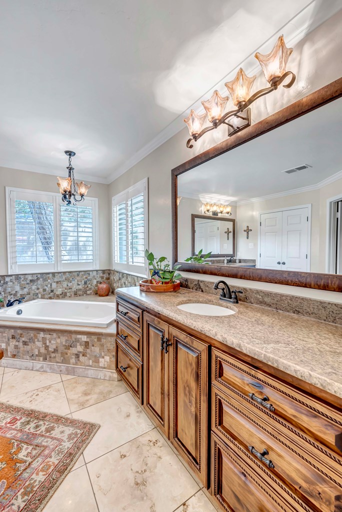 1801 Devonshire Court Property Photo 40