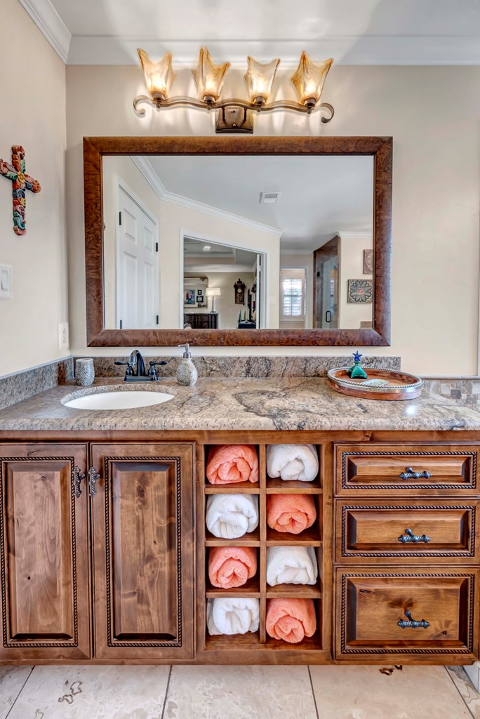 1801 Devonshire Court Property Photo 41