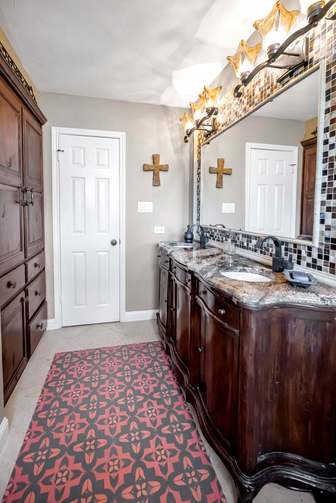 1801 Devonshire Court Property Photo 46