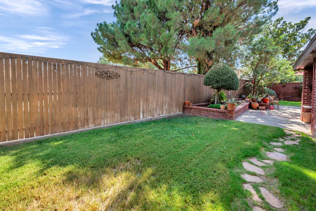 1801 Devonshire Court Property Photo 63