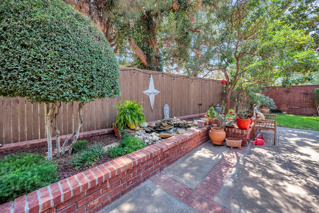 1801 Devonshire Court Property Photo 66