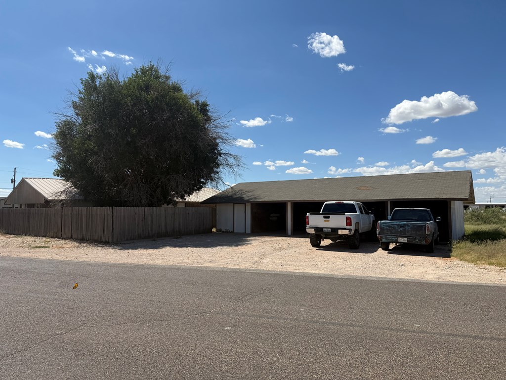 1315 Ne 201 Property Photo 2