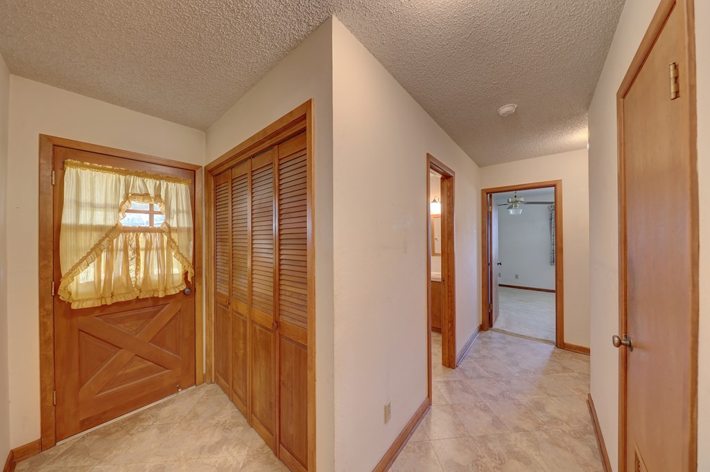209 E Marfa Ave Property Photo 11