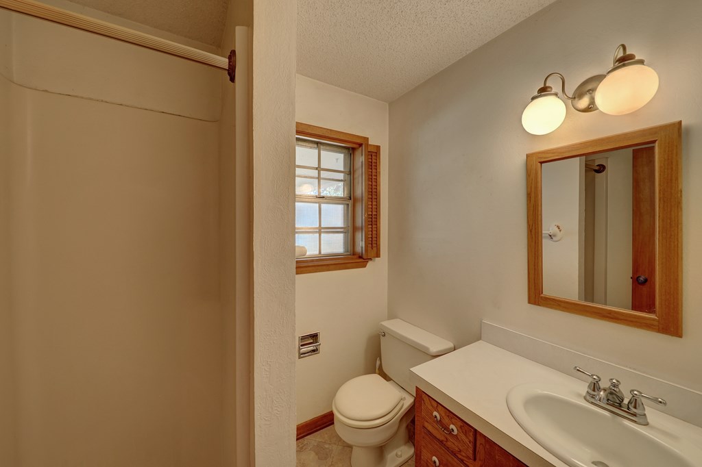209 E Marfa Ave Property Photo 12