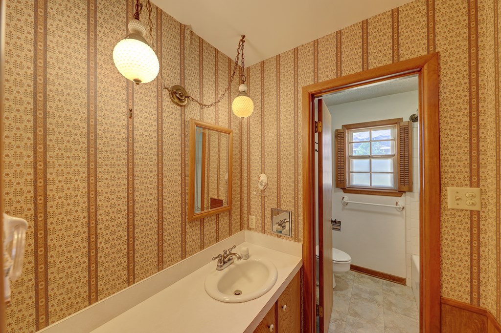 209 E Marfa Ave Property Photo 22