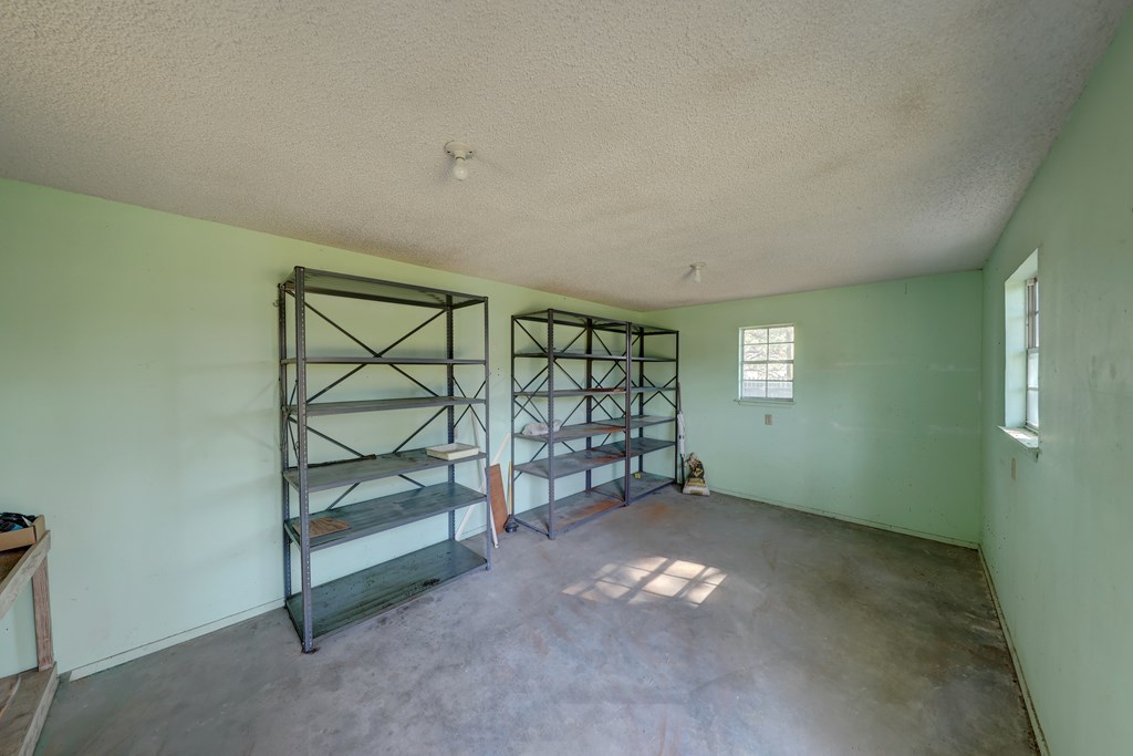 209 E Marfa Ave Property Photo 23